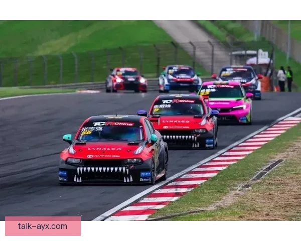 F1新闻聚焦新赛季车队博弈与冠军悬念再升级引爆全球车迷热议潮 F1新闻聚焦新赛季车队博弈与冠军悬念再升级引爆全球车迷热议潮